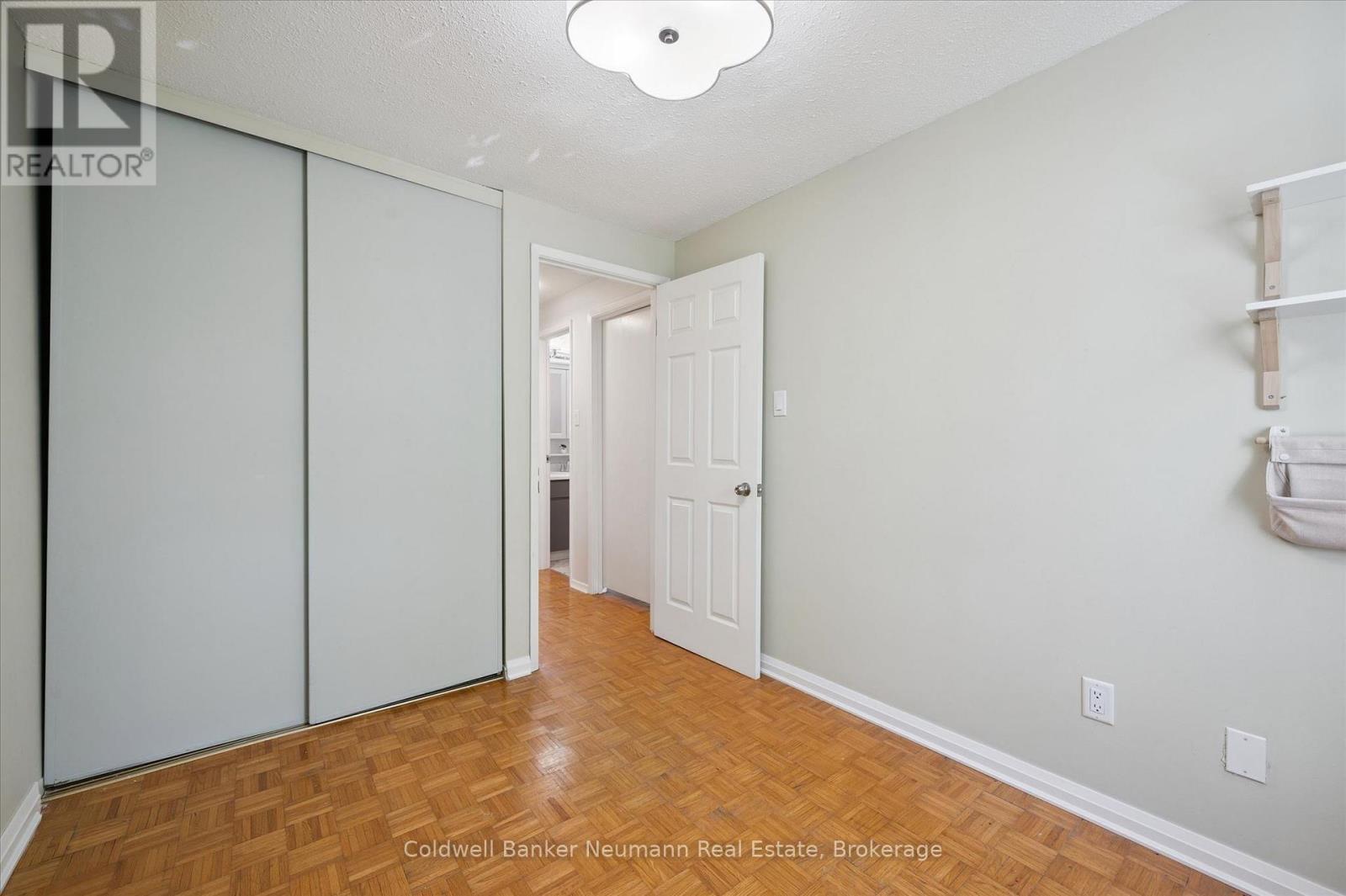 24 - 383 Edinburgh Road S, Guelph (Dovercliffe Park/Old University), ON