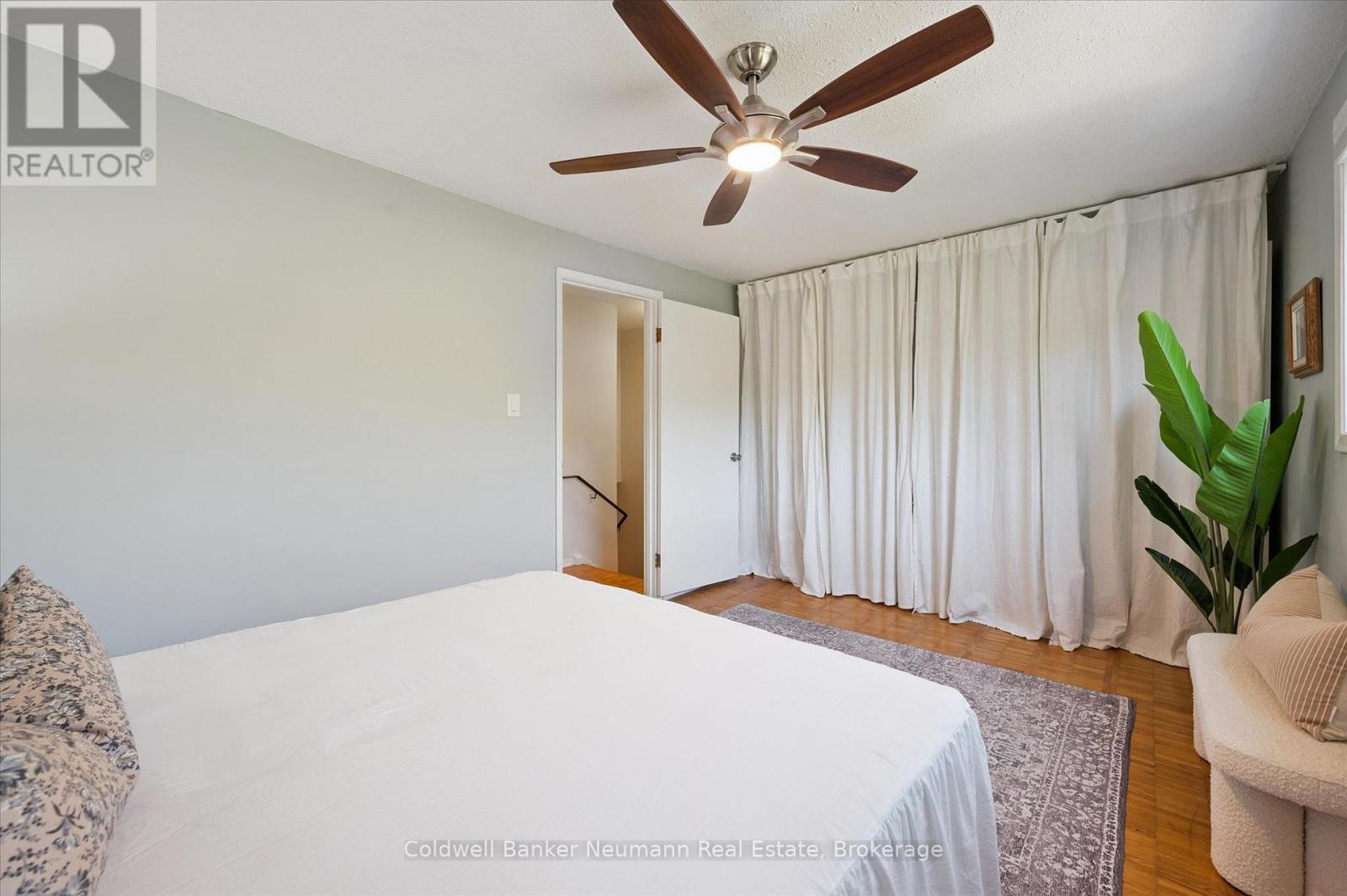 24 - 383 Edinburgh Road S, Guelph (Dovercliffe Park/Old University), ON