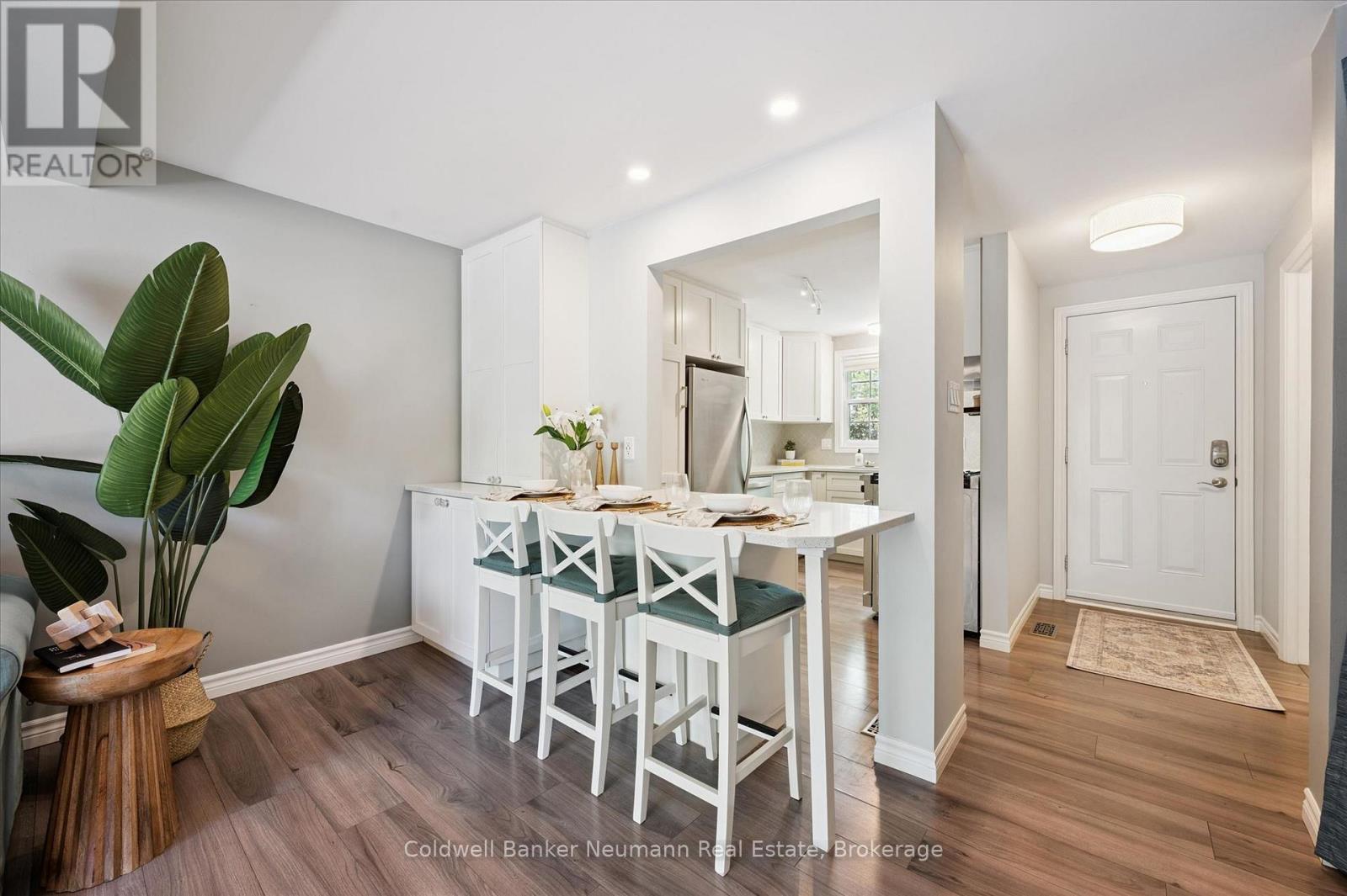 24 - 383 Edinburgh Road S, Guelph (Dovercliffe Park/Old University), ON