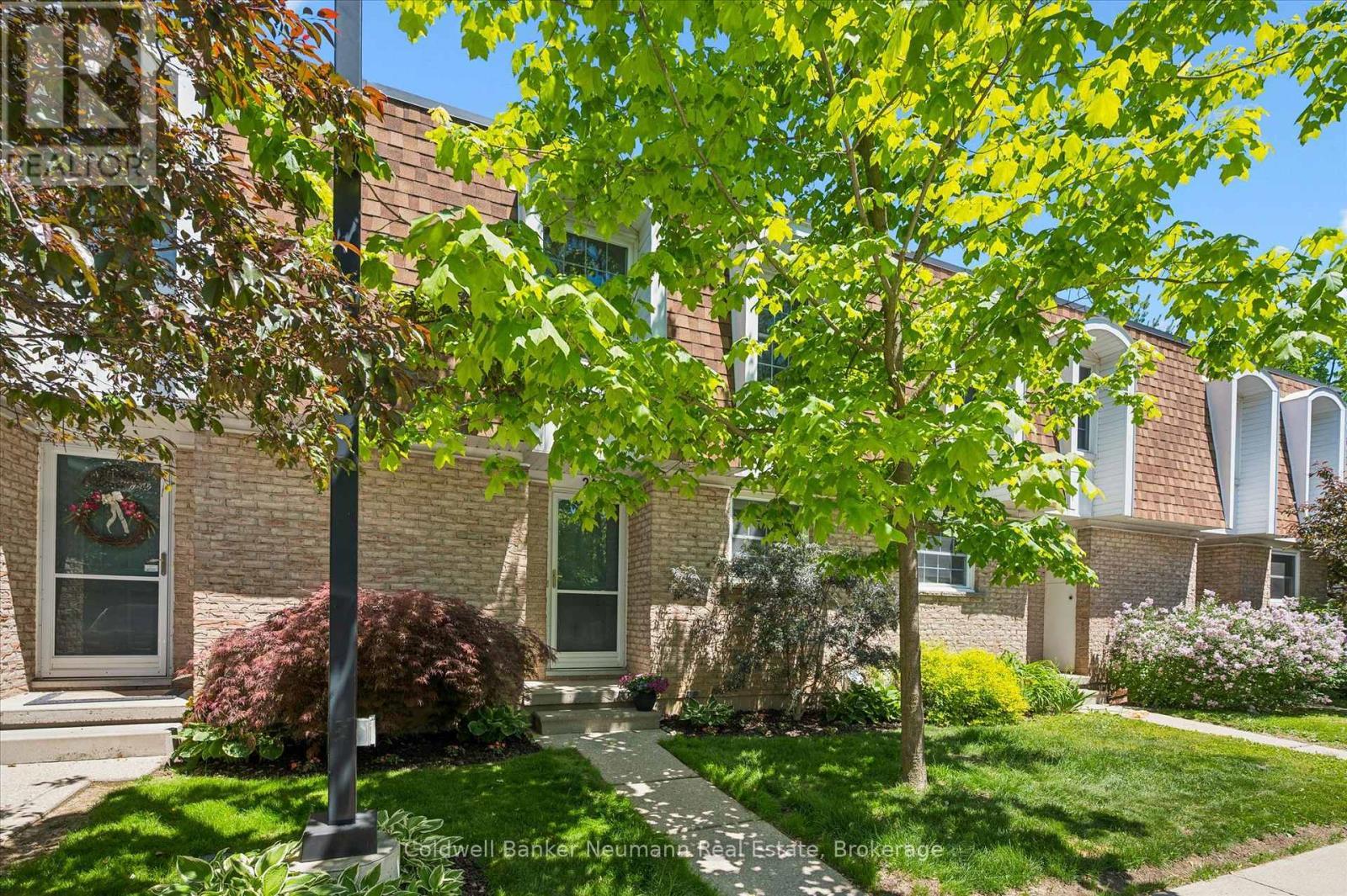 24 - 383 Edinburgh Road S, Guelph (Dovercliffe Park/Old University), ON