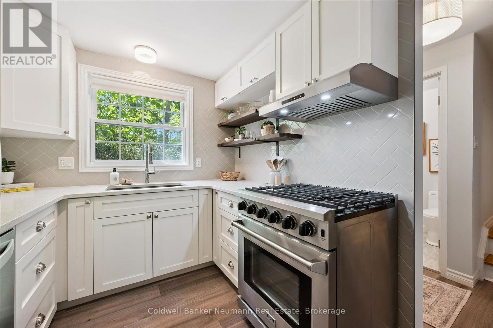 24 - 383 Edinburgh Road S, Guelph (Dovercliffe Park/Old University), ON