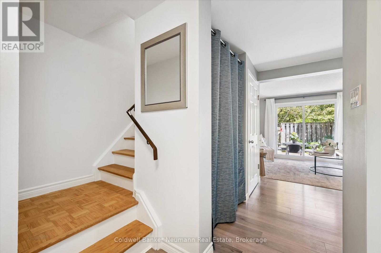 24 - 383 Edinburgh Road S, Guelph (Dovercliffe Park/Old University), ON