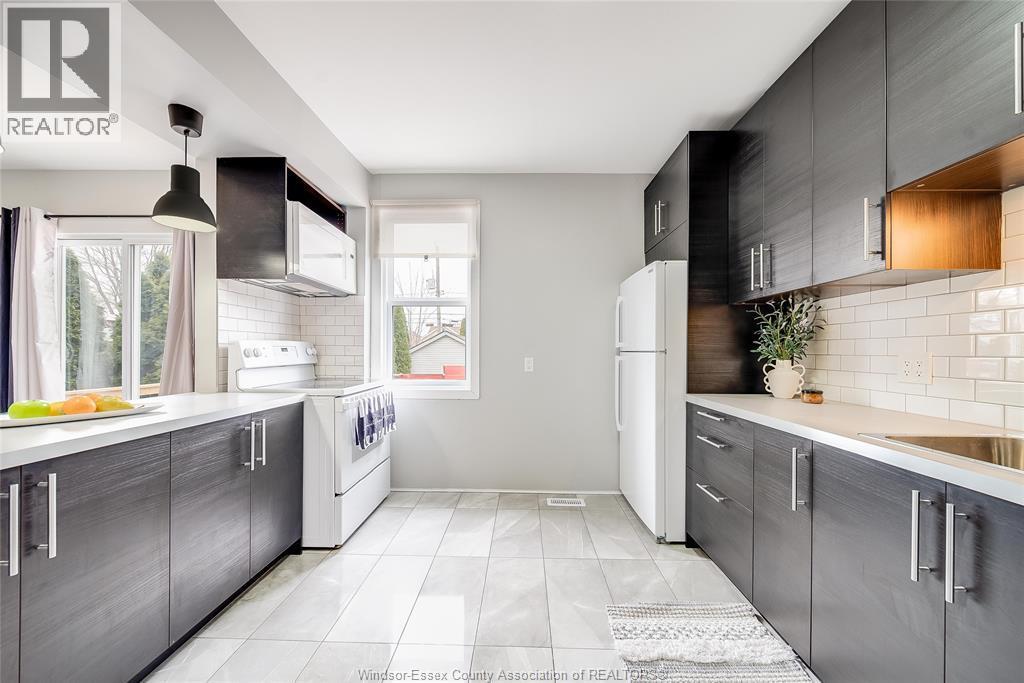 1511 Hall, Windsor, ON