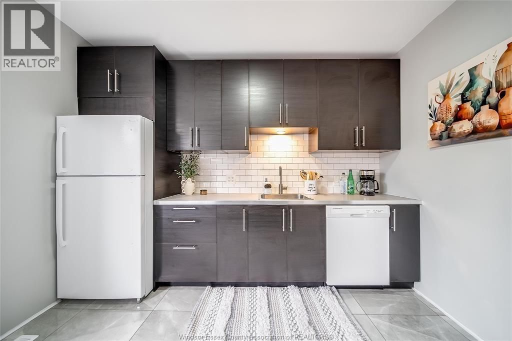 1511 Hall, Windsor, ON