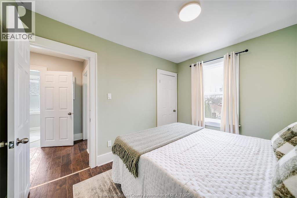 1511 Hall, Windsor, ON