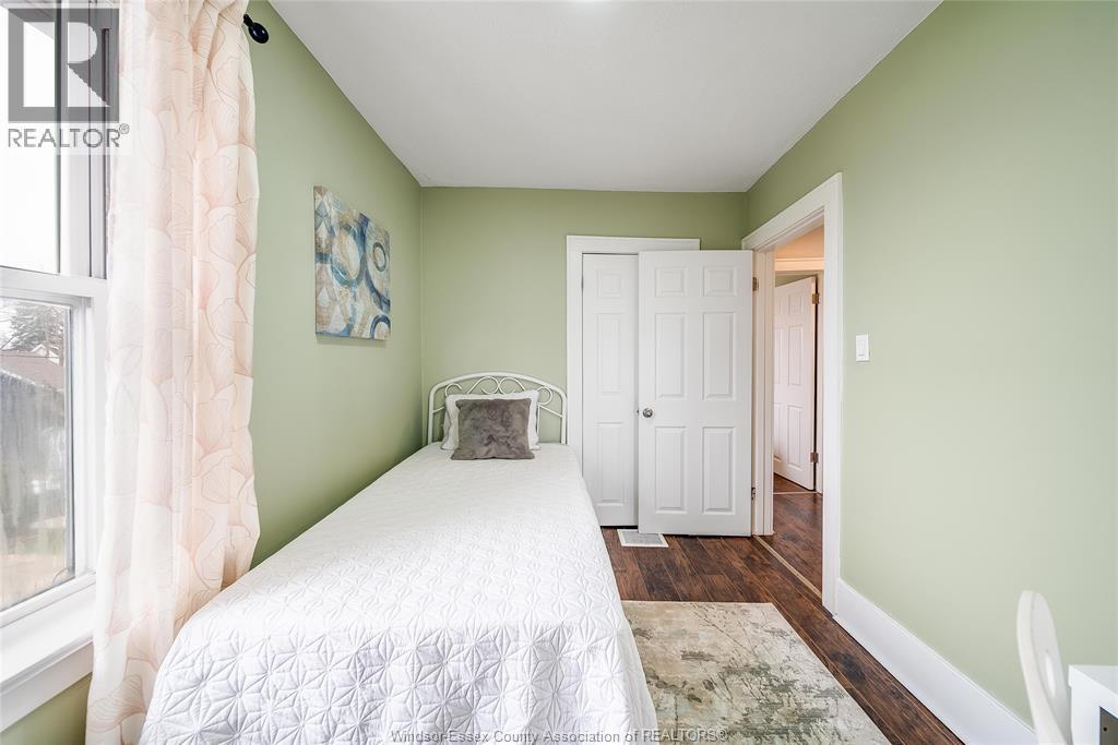 1511 Hall, Windsor, ON