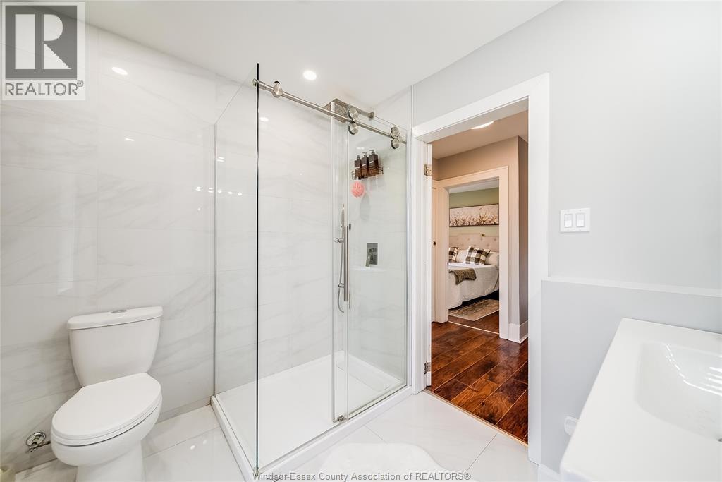 1511 Hall, Windsor, ON