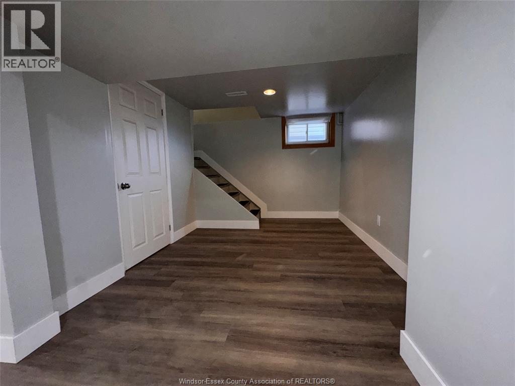 1511 Hall, Windsor, ON