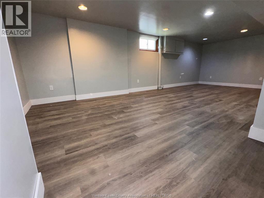 1511 Hall, Windsor, ON