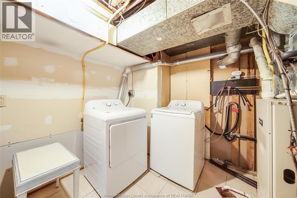 1511 Hall, Windsor, ON