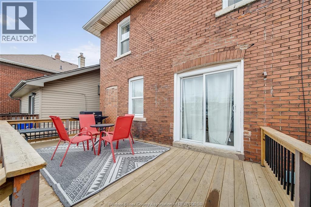 1511 Hall, Windsor, ON