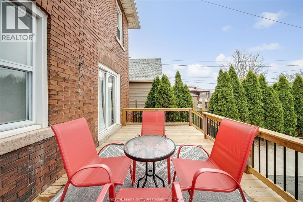 1511 Hall, Windsor, ON