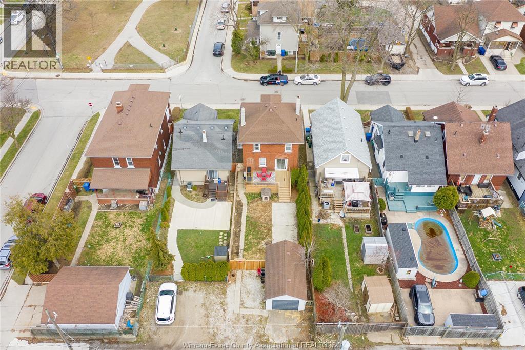 1511 Hall, Windsor, ON