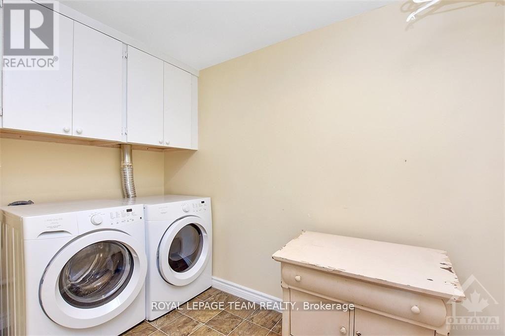 644 - 515 St Laurent Boulevard, Ottawa, ON - Indoor Photo Showing Laundry Room