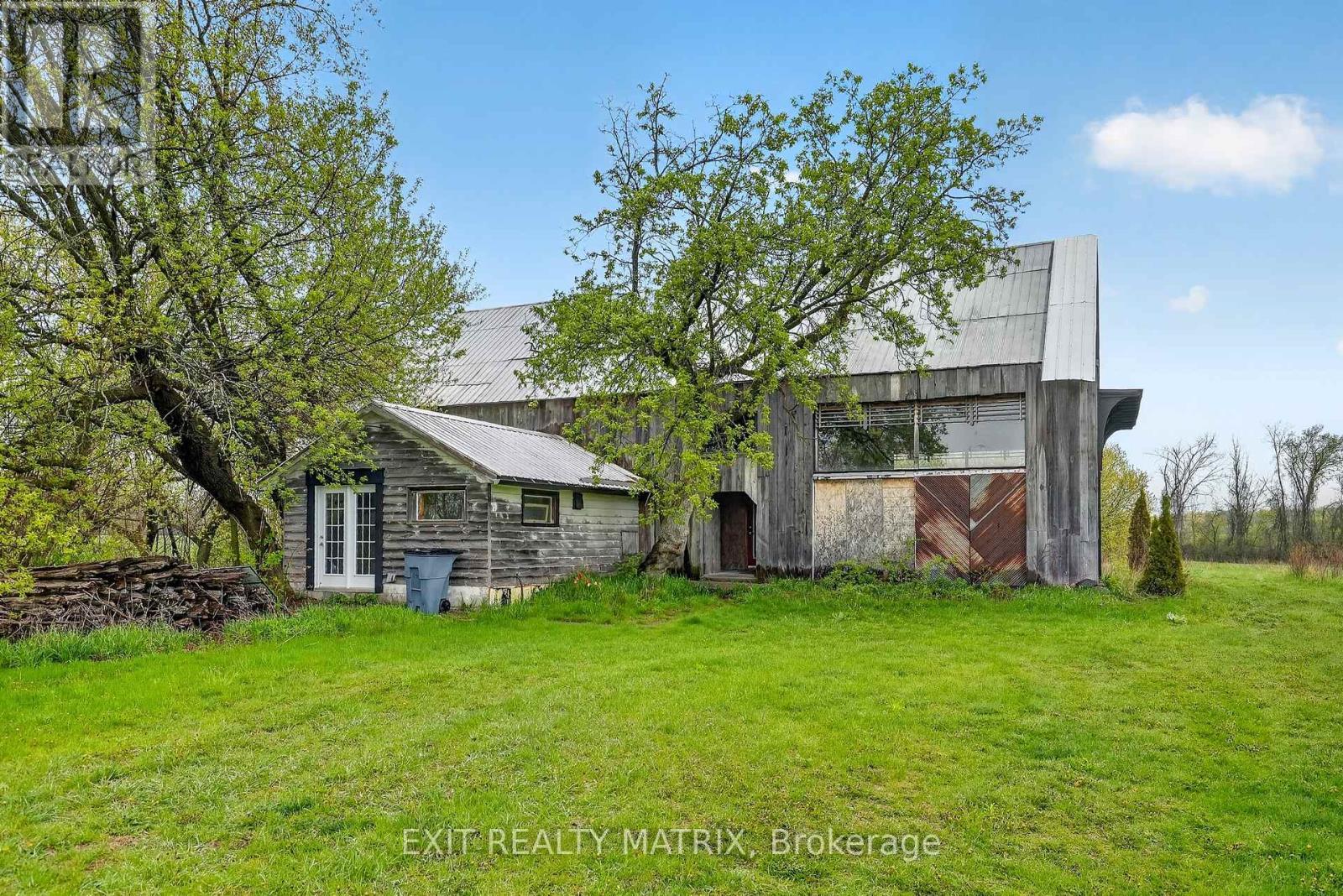 Barn w/ loft storage, workshop, separate lane, etc - 7499 Bank Street, Ottawa, ON