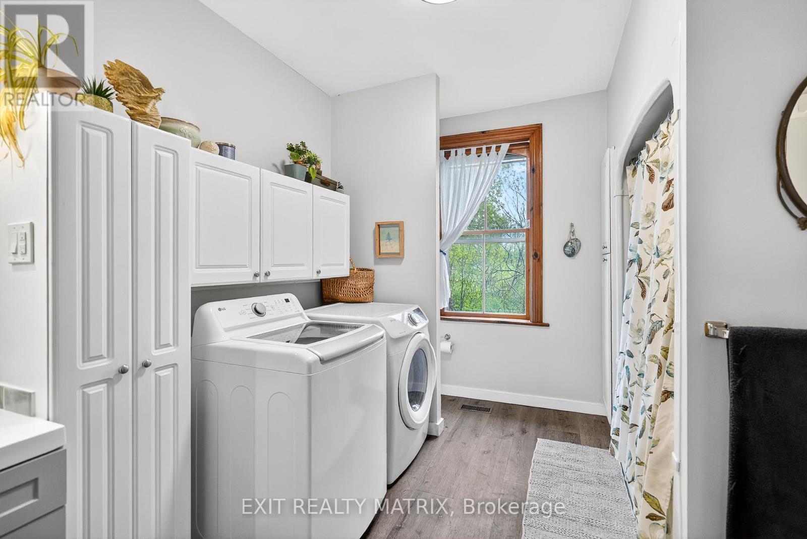 Main floor laundry & family bath - 7499 Bank Street, Ottawa, ON
