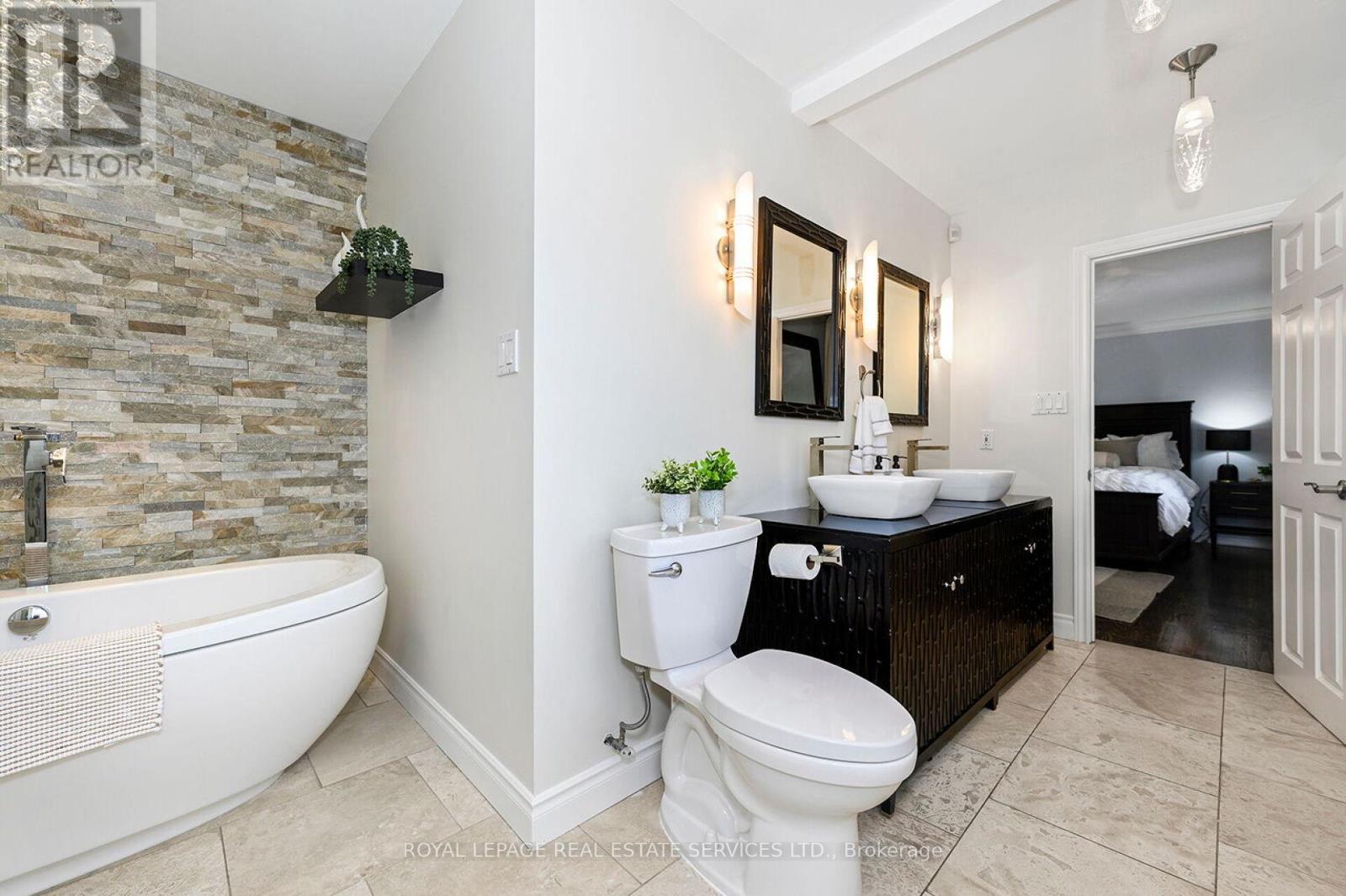 1454 Chasehurst Drive, Mississauga, ON - Indoor Photo Showing Bathroom