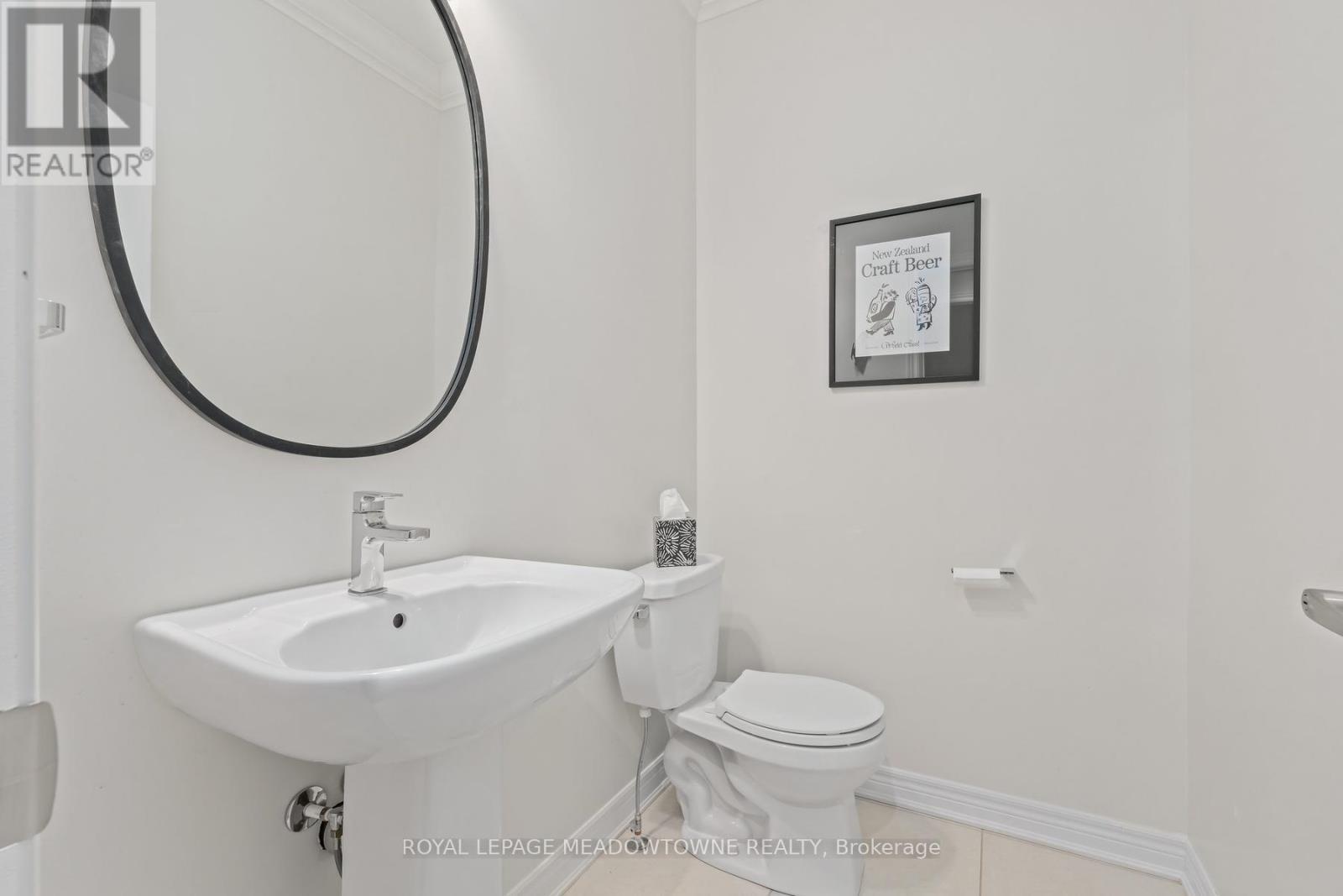 45 Rain Forest Lane, Halton Hills, ON - Indoor Photo Showing Bathroom