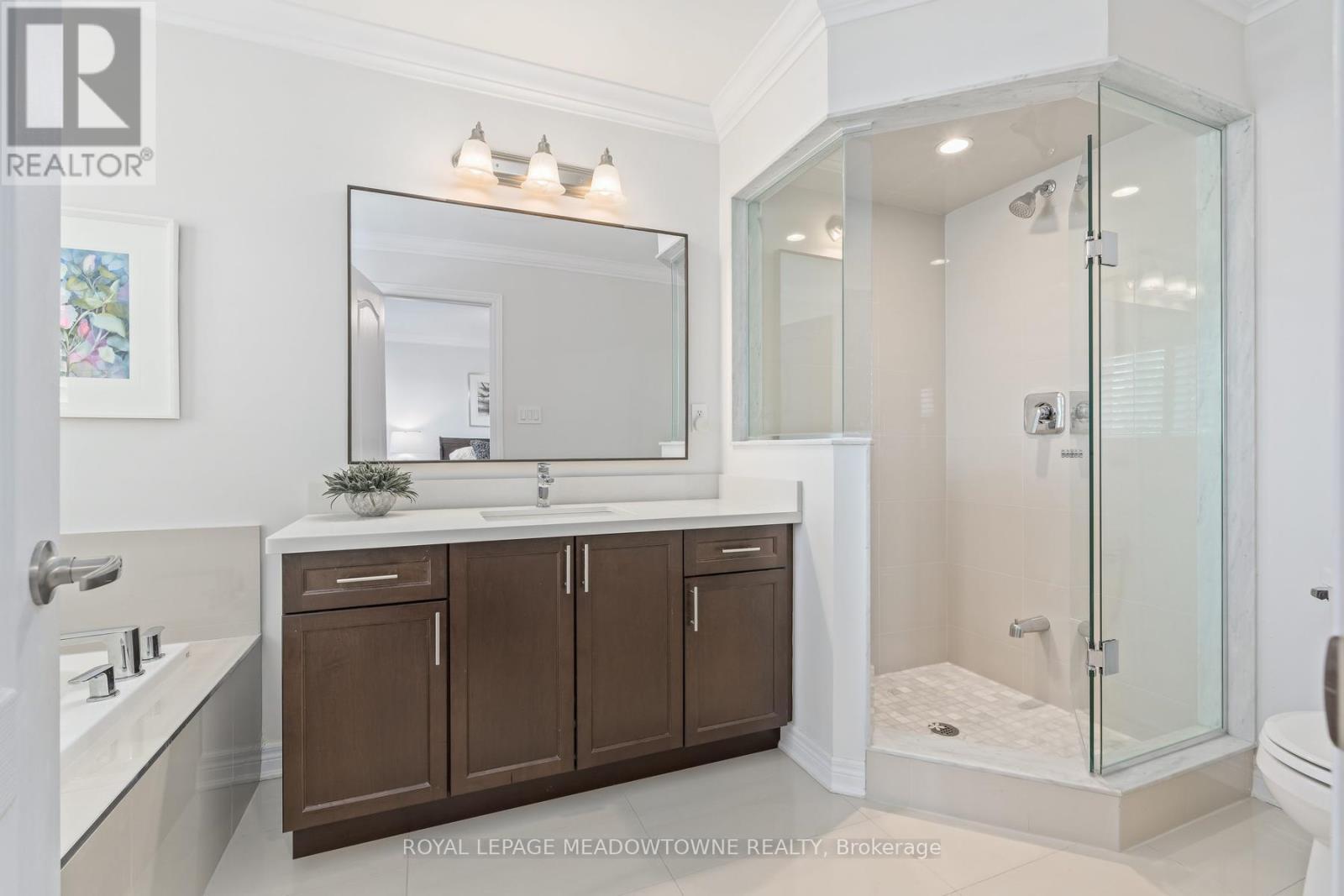 45 Rain Forest Lane, Halton Hills, ON - Indoor Photo Showing Bathroom