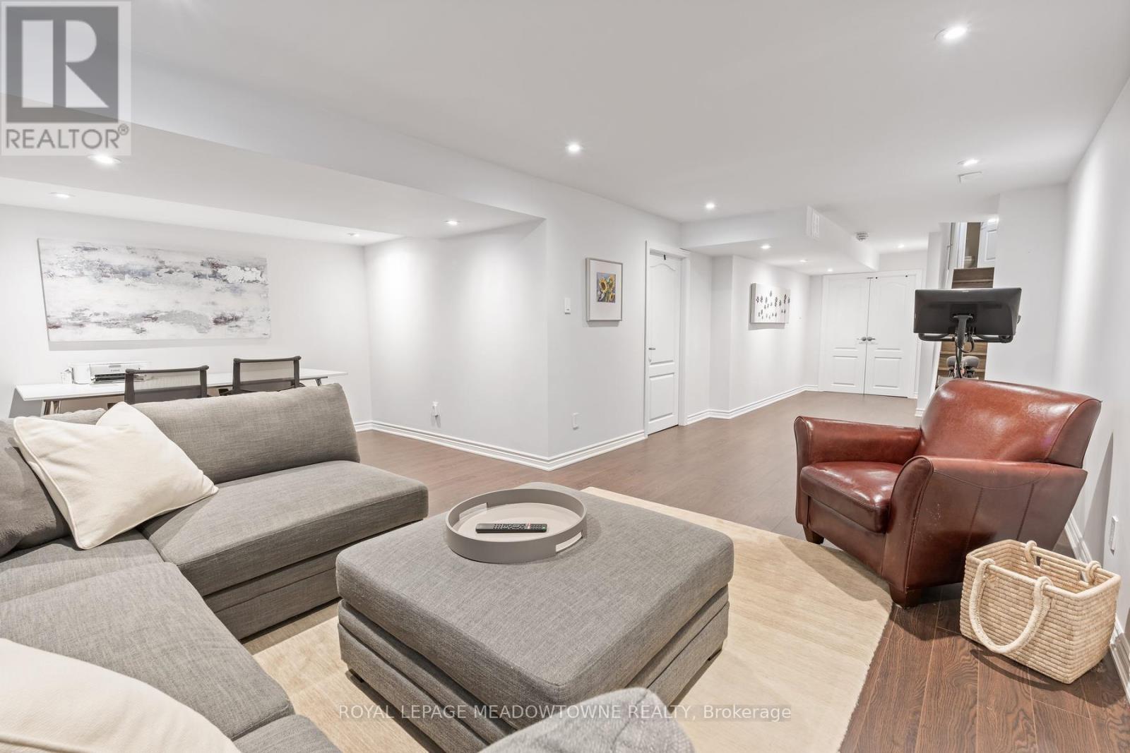 45 Rain Forest Lane, Halton Hills, ON - Indoor Photo Showing Living Room