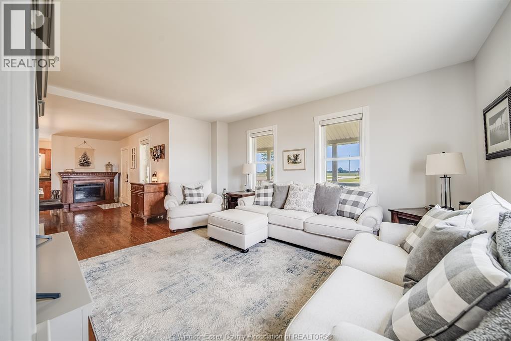 829 County Rd 14, Leamington, ON