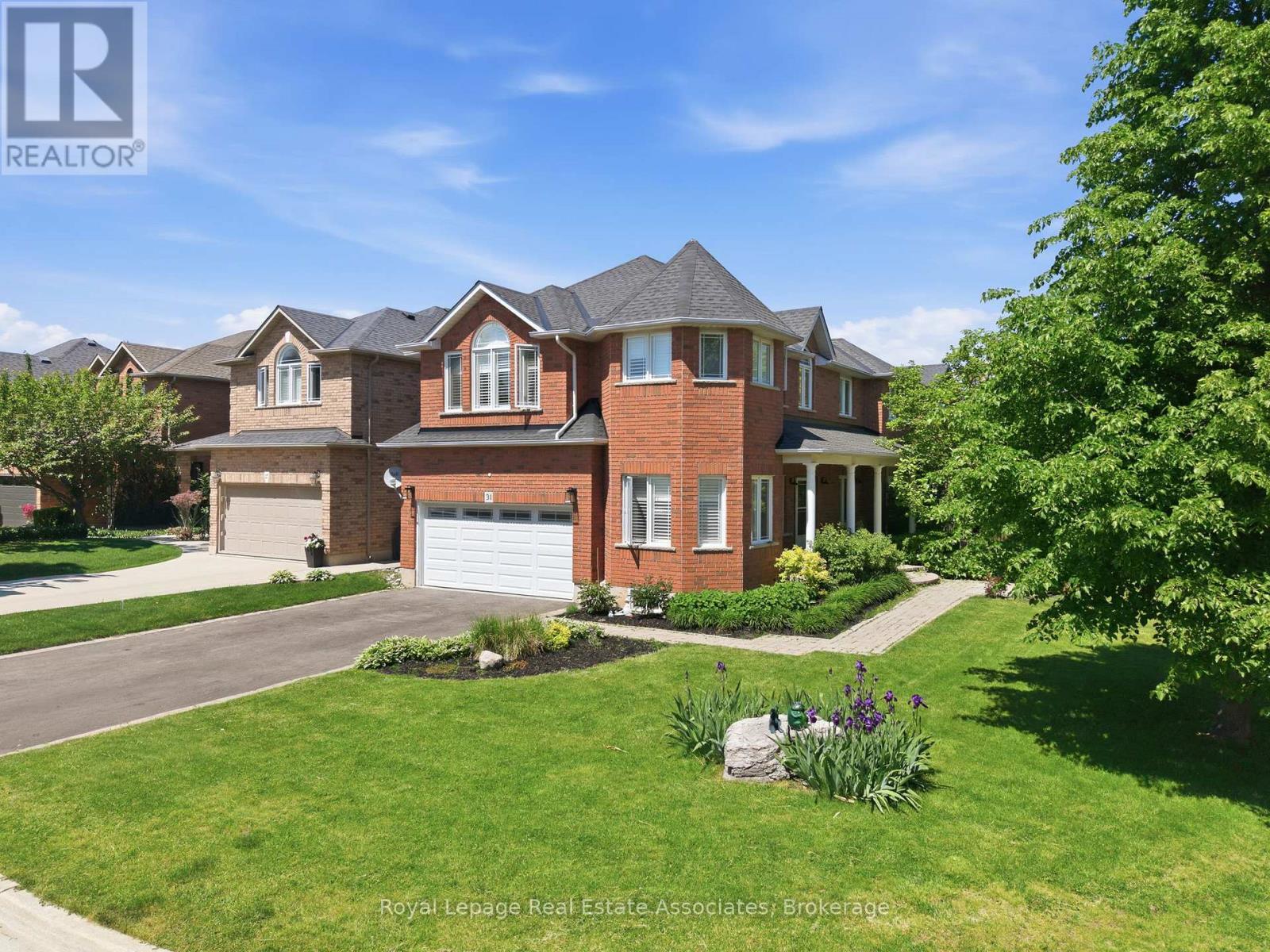31 Commando Court, Hamilton, ON - Outdoor With Deck Patio Veranda With Facade