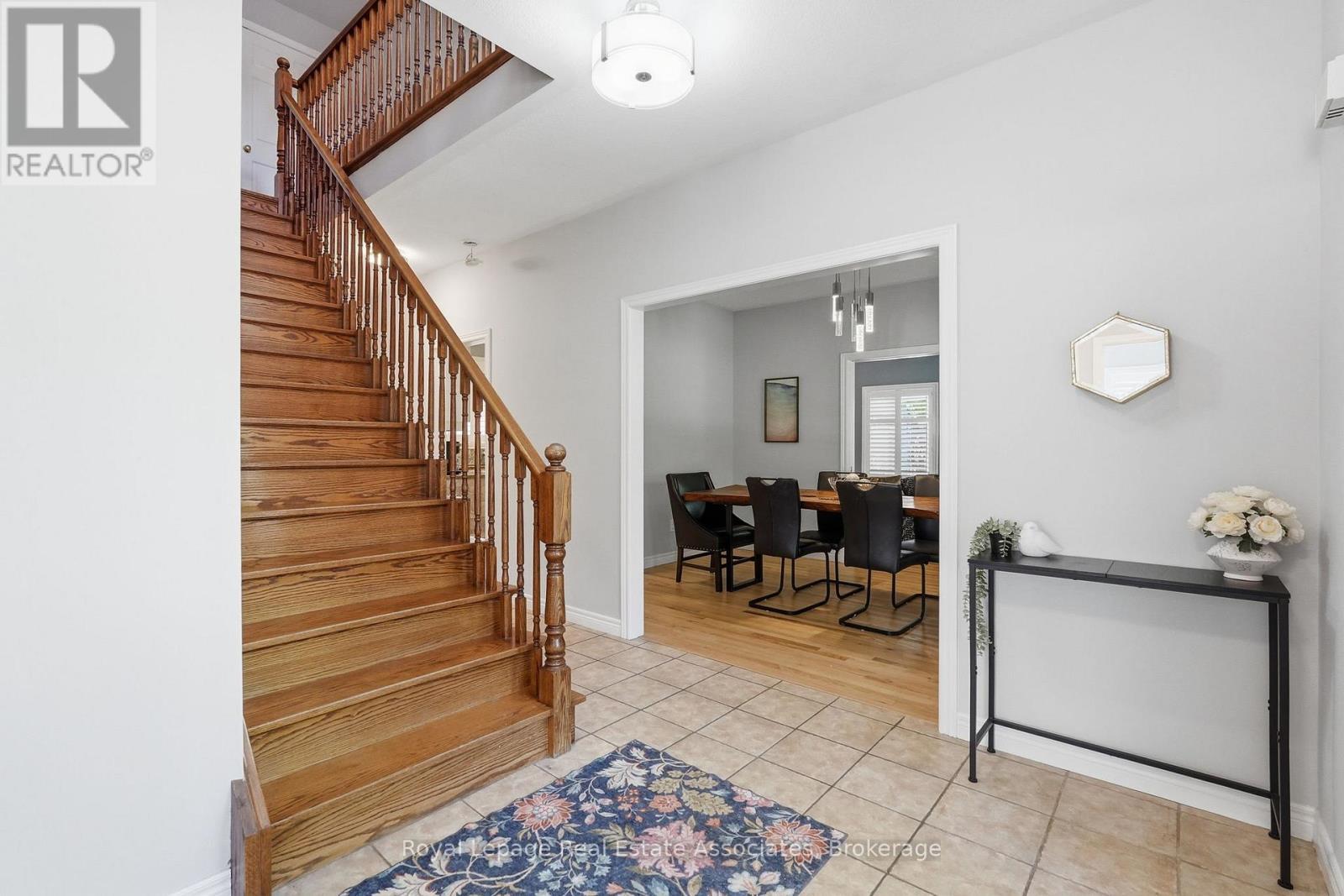 31 Commando Court, Hamilton, ON - Indoor Photo Showing Other Room