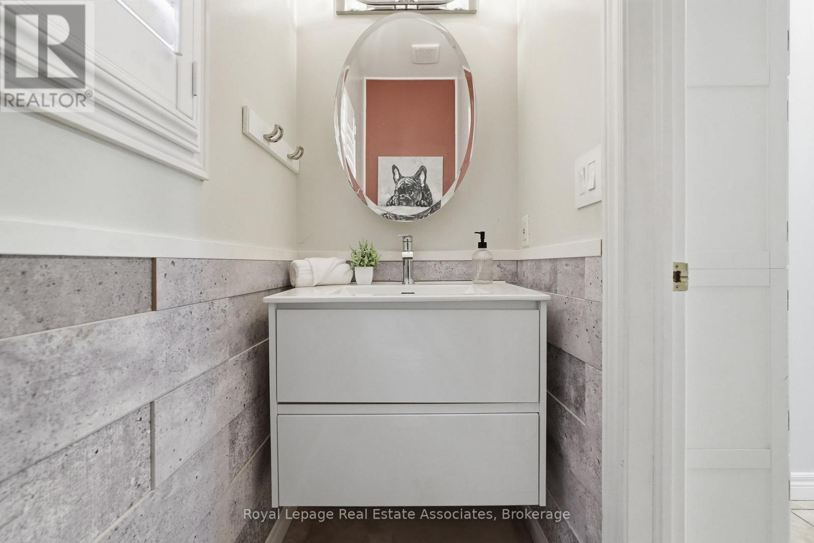 31 Commando Court, Hamilton, ON - Indoor Photo Showing Bathroom