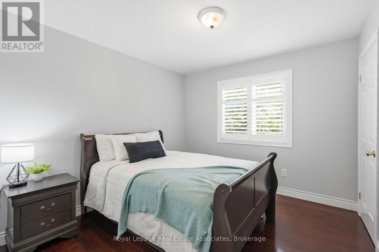 31 Commando Court, Hamilton, ON - Indoor Photo Showing Bedroom