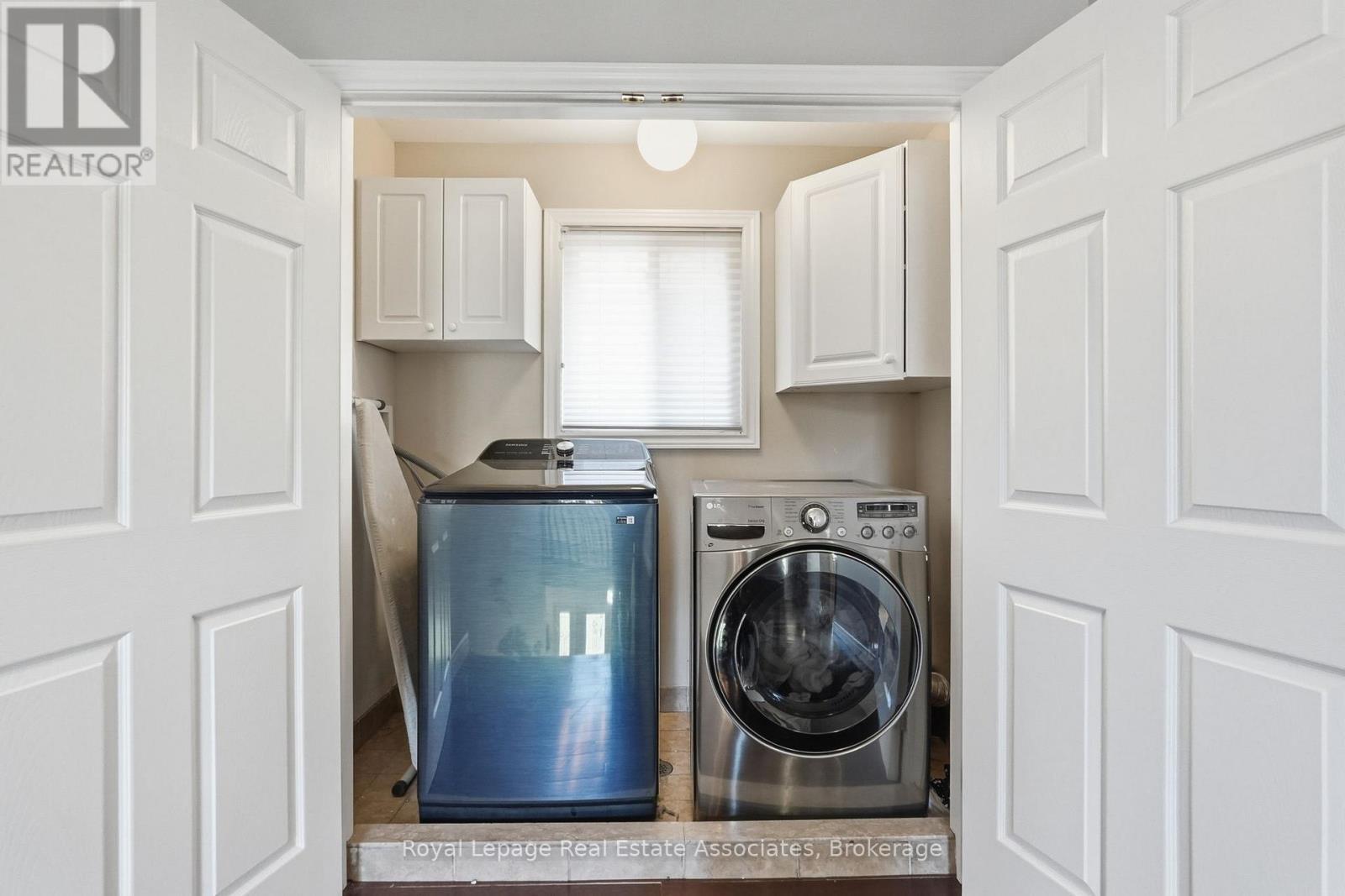 31 Commando Court, Hamilton, ON - Indoor Photo Showing Laundry Room