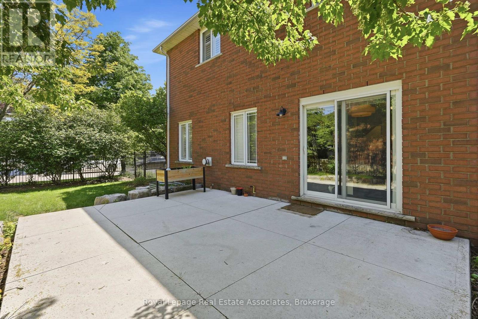 31 Commando Court, Hamilton, ON - Outdoor With Exterior