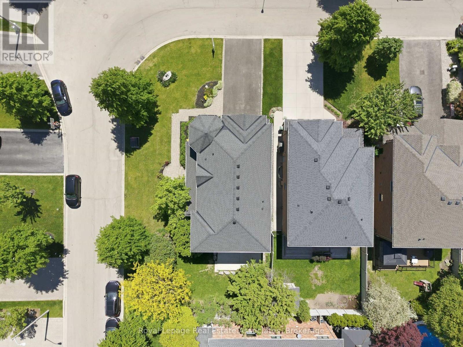 31 Commando Court, Hamilton, ON - Outdoor With View