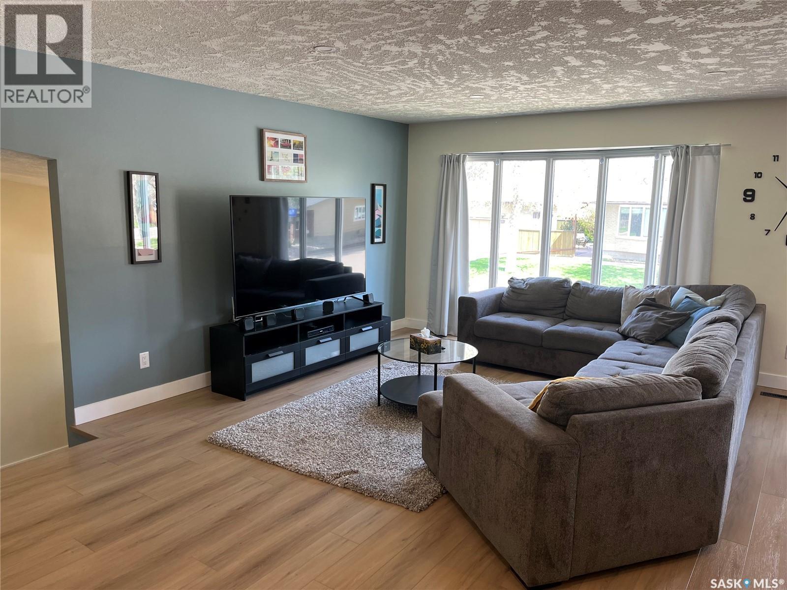 11 Plainsview Drive, Regina, SK