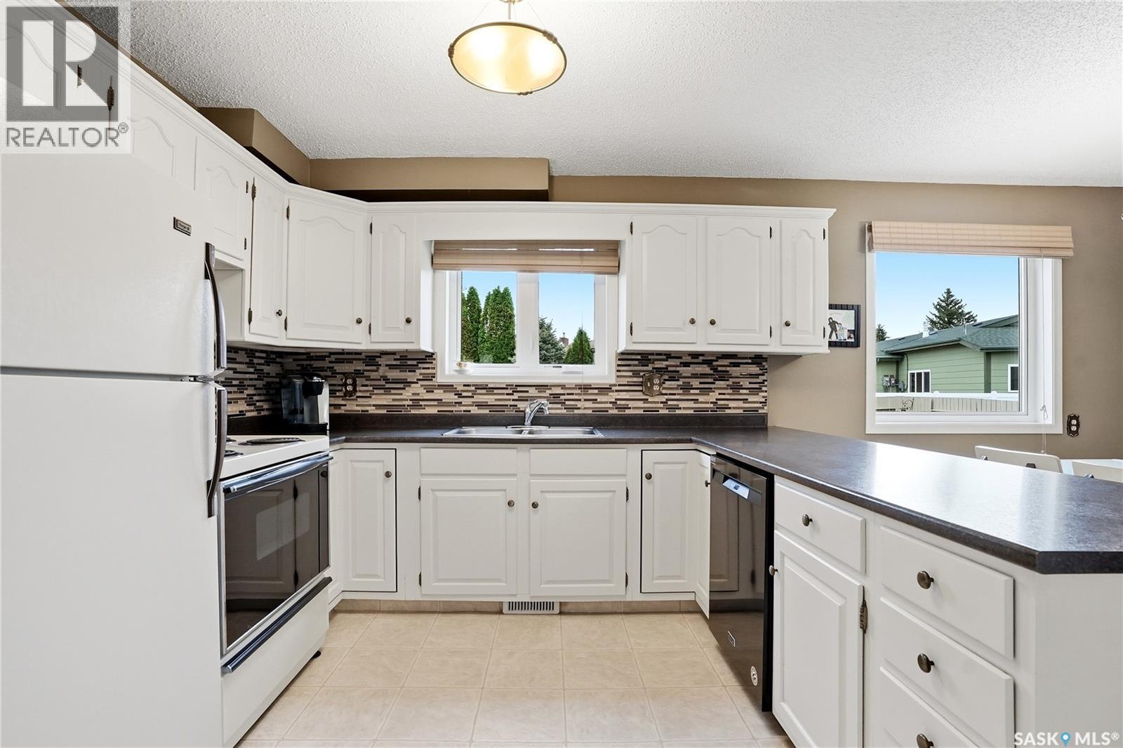 723 Candle Court, Saskatoon, SK