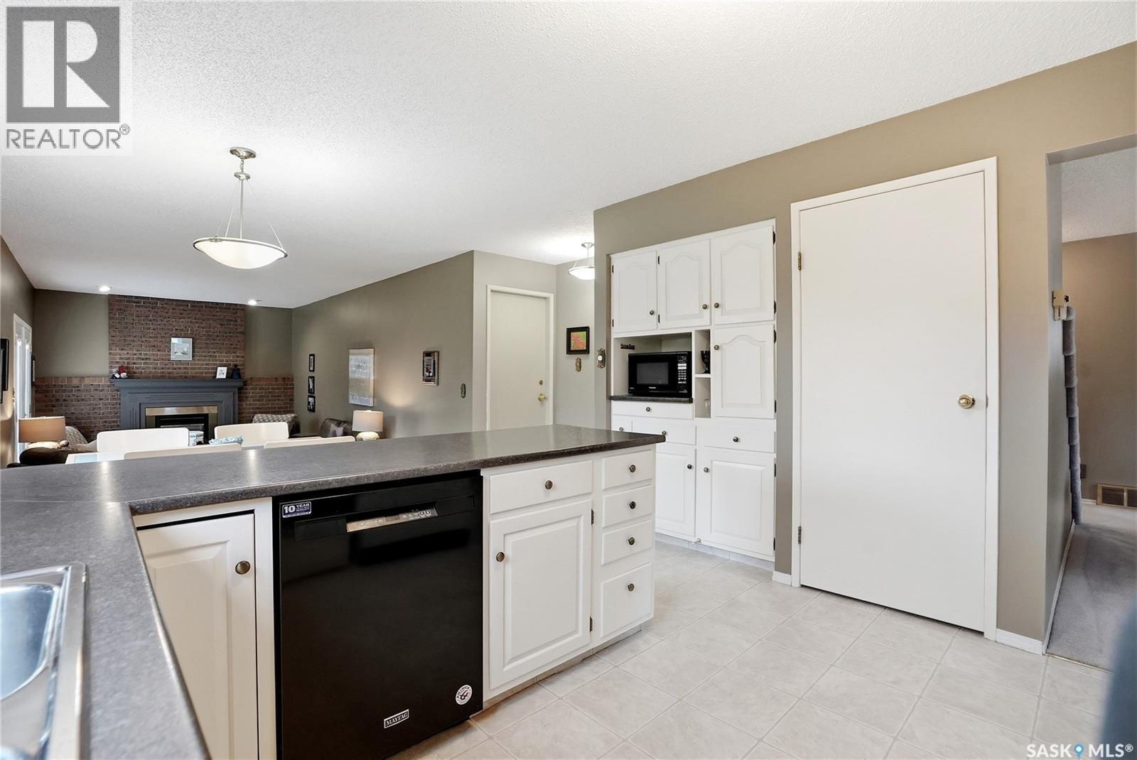 723 Candle Court, Saskatoon, SK