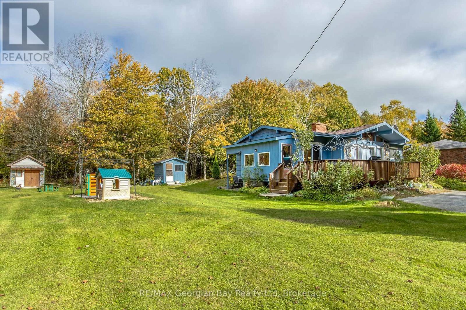 Side View - 69 Albert Avenue, Tiny, ON