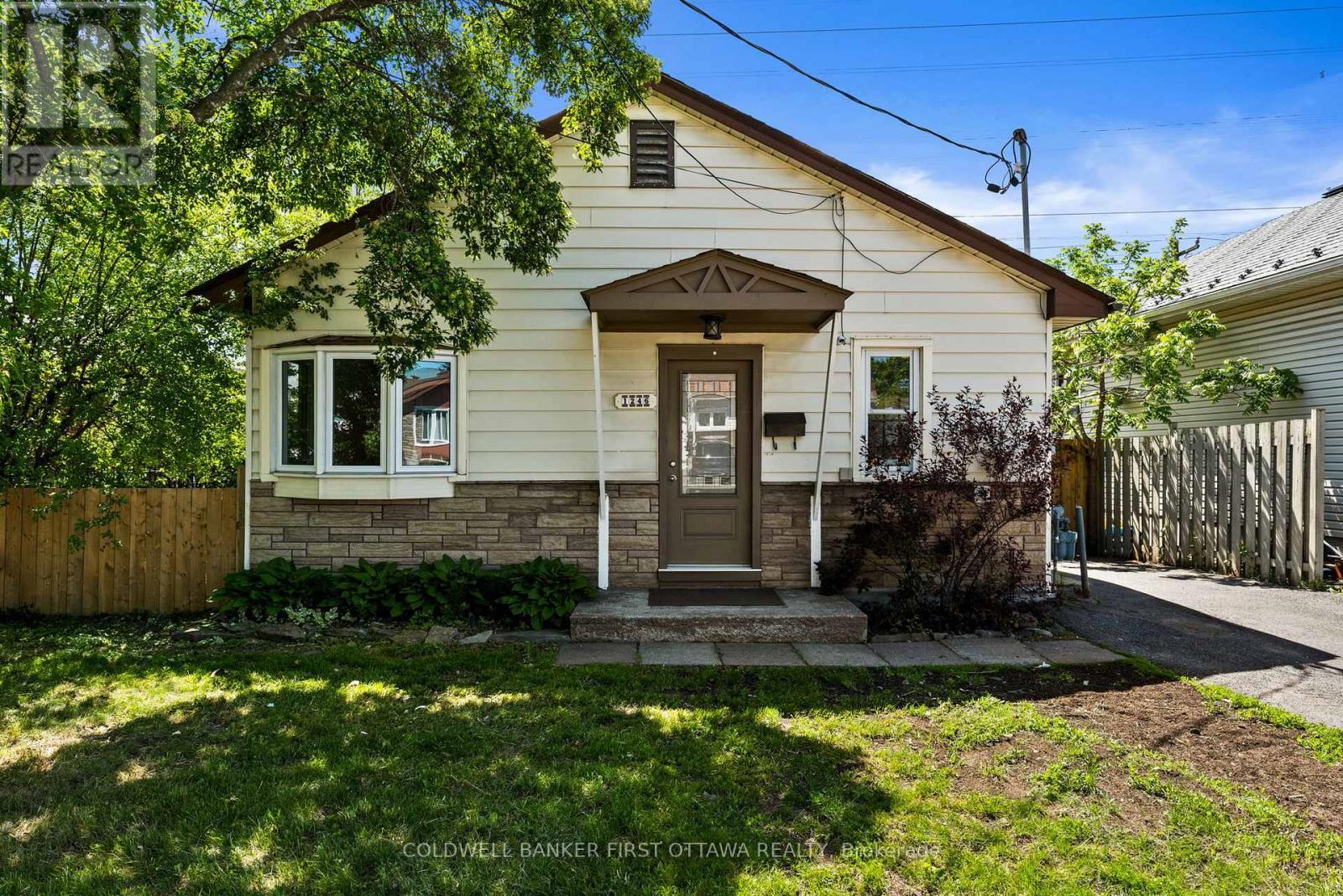 1 Level for easy accessibility throughout! - 1246 Kitchener Avenue, Ottawa, ON