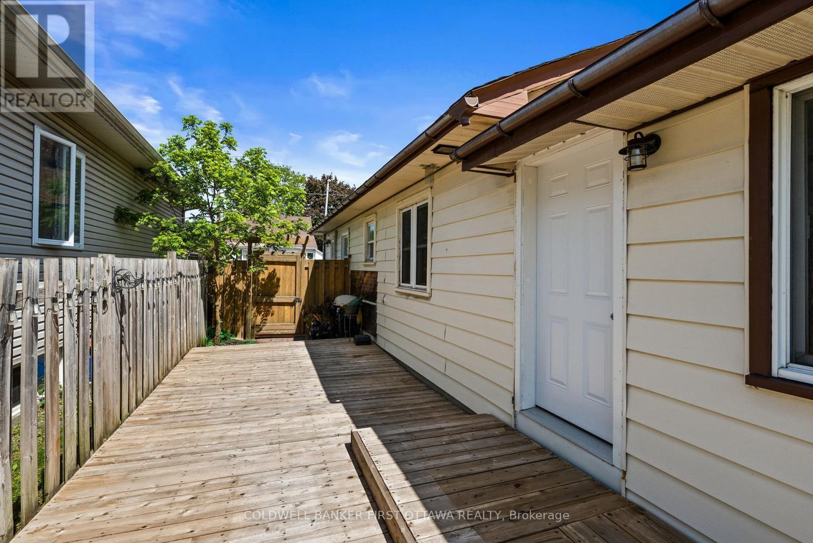 Fully gated & fenced for privacy! - 1246 Kitchener Avenue, Ottawa, ON