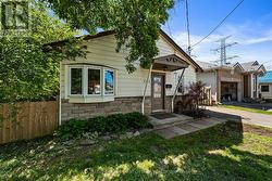 No rear neighbours & fully fenced yard! -