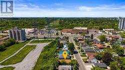 Steps to all amenities of Bank St! -