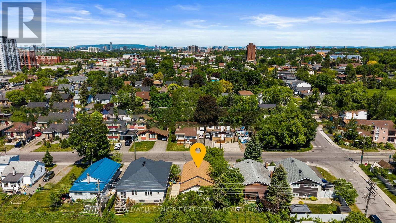 Easy access to Airport parkway and Walkley Rd. - 1246 Kitchener Avenue, Ottawa, ON