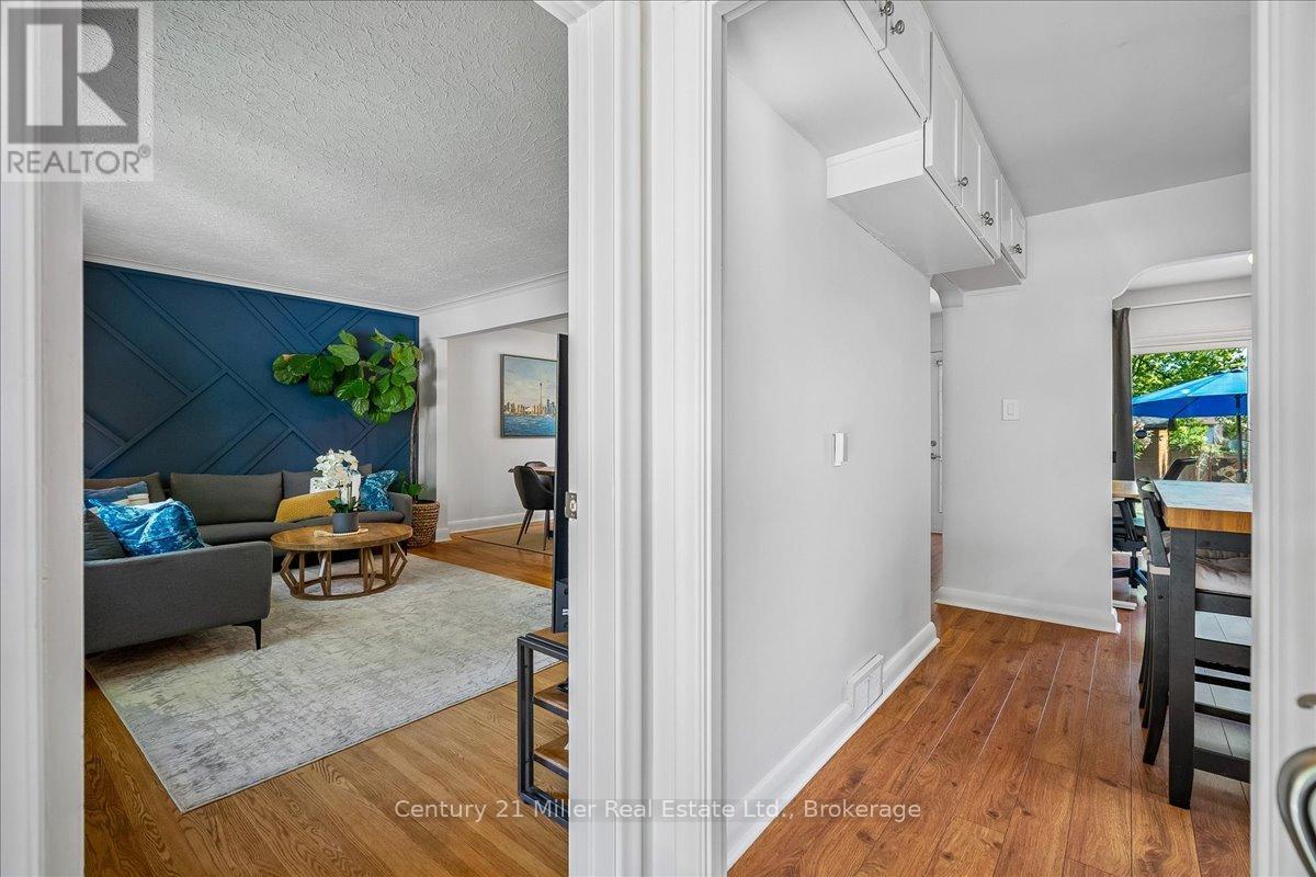 1583 Blanefield Road, Mississauga (Mineola), ON
