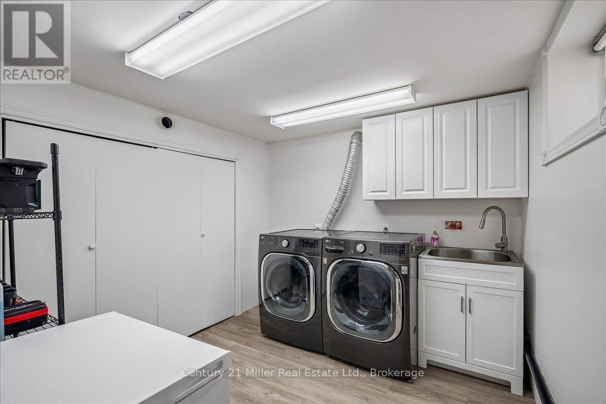1583 Blanefield Road, Mississauga (Mineola), ON
