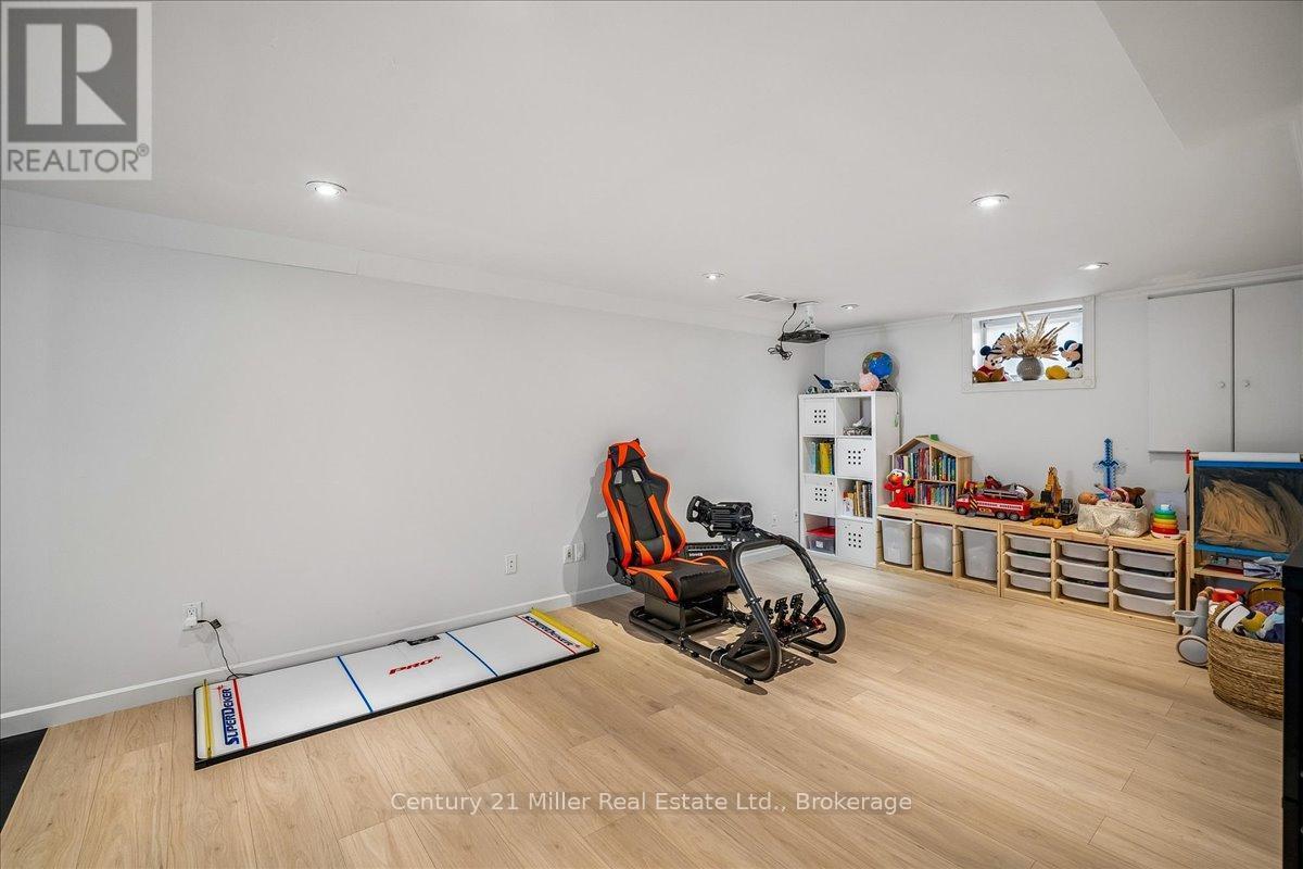 1583 Blanefield Road, Mississauga (Mineola), ON