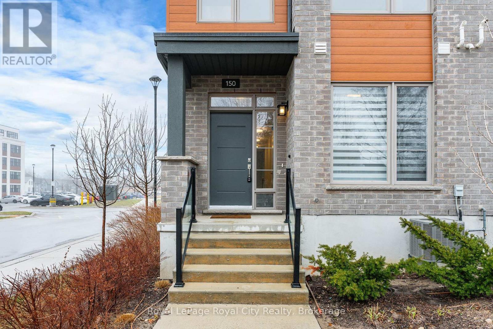Front Porch - 150 Huron Street, Guelph (St. Patrick'S Ward), ON - Indoor Photo Showing Other Room