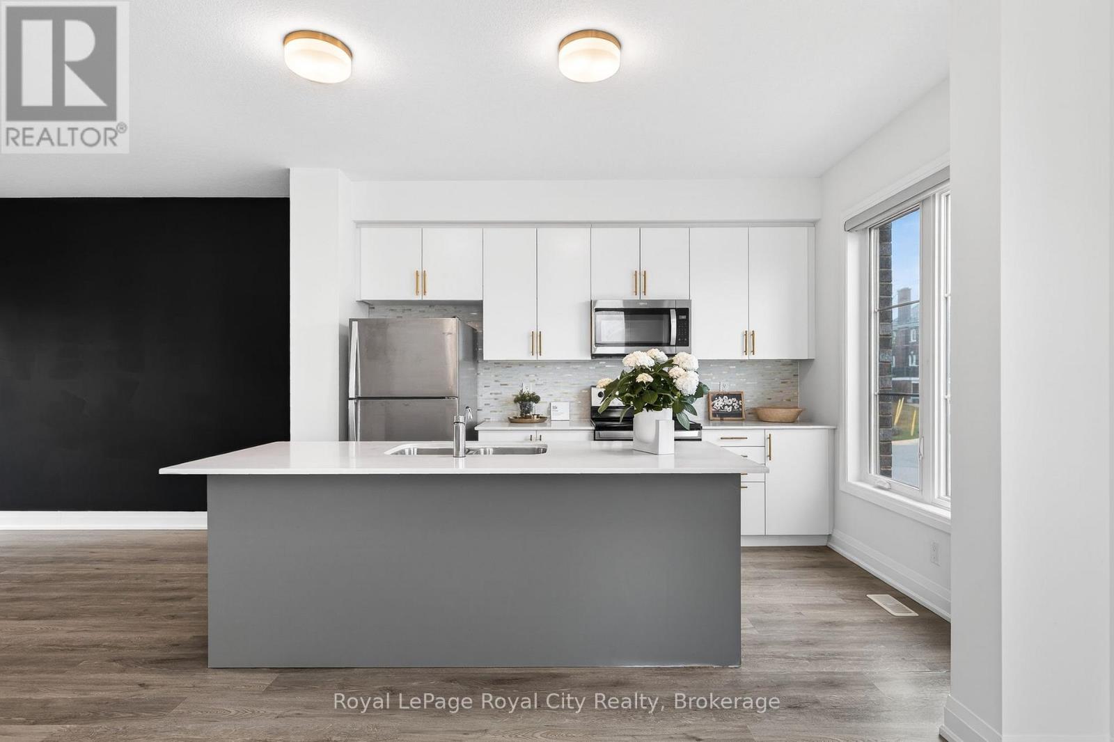 150 Huron Street, Guelph (St. Patrick'S Ward), ON - Indoor Photo Showing Kitchen