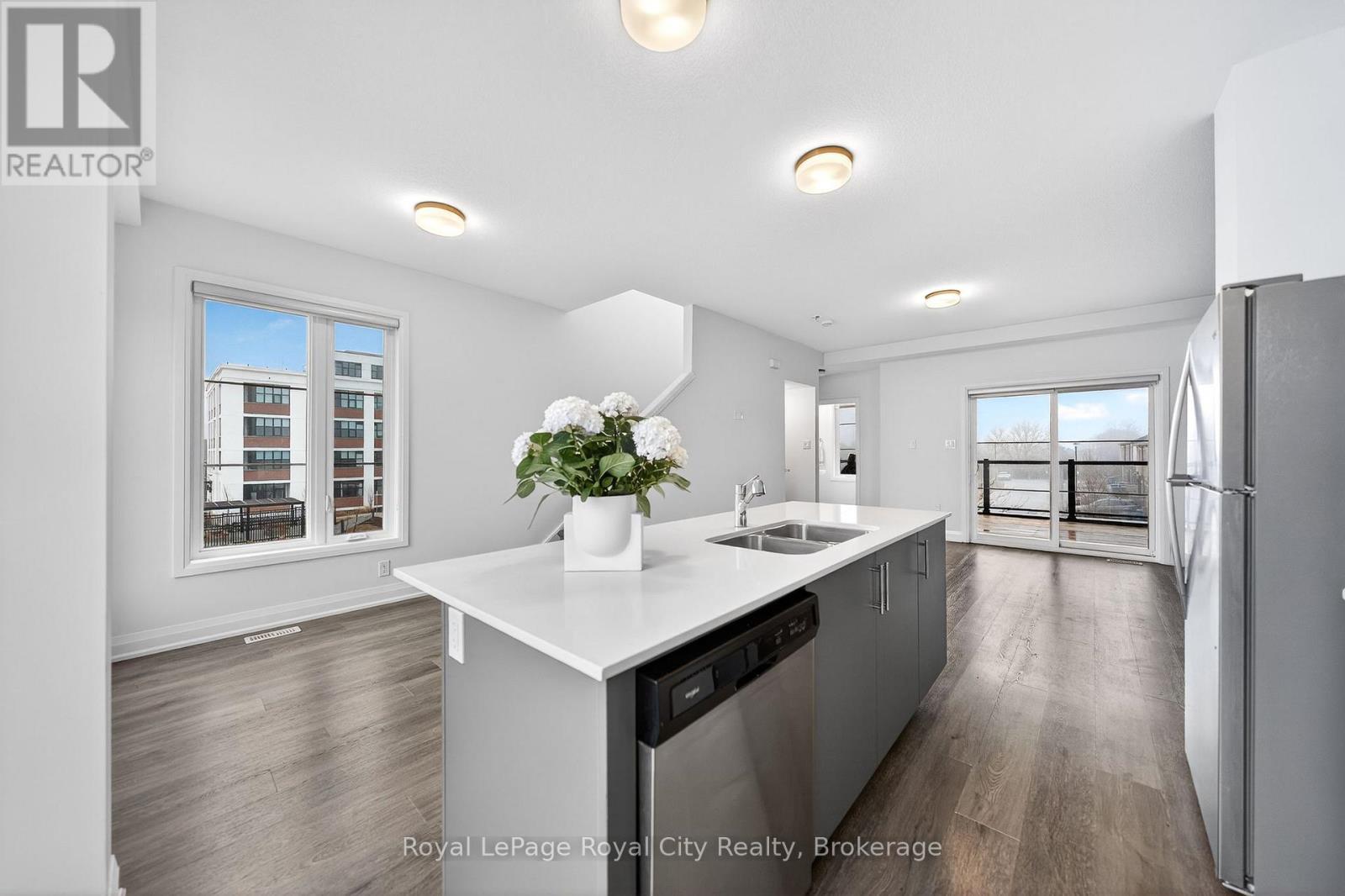 150 Huron Street, Guelph (St. Patrick'S Ward), ON - Indoor Photo Showing Kitchen