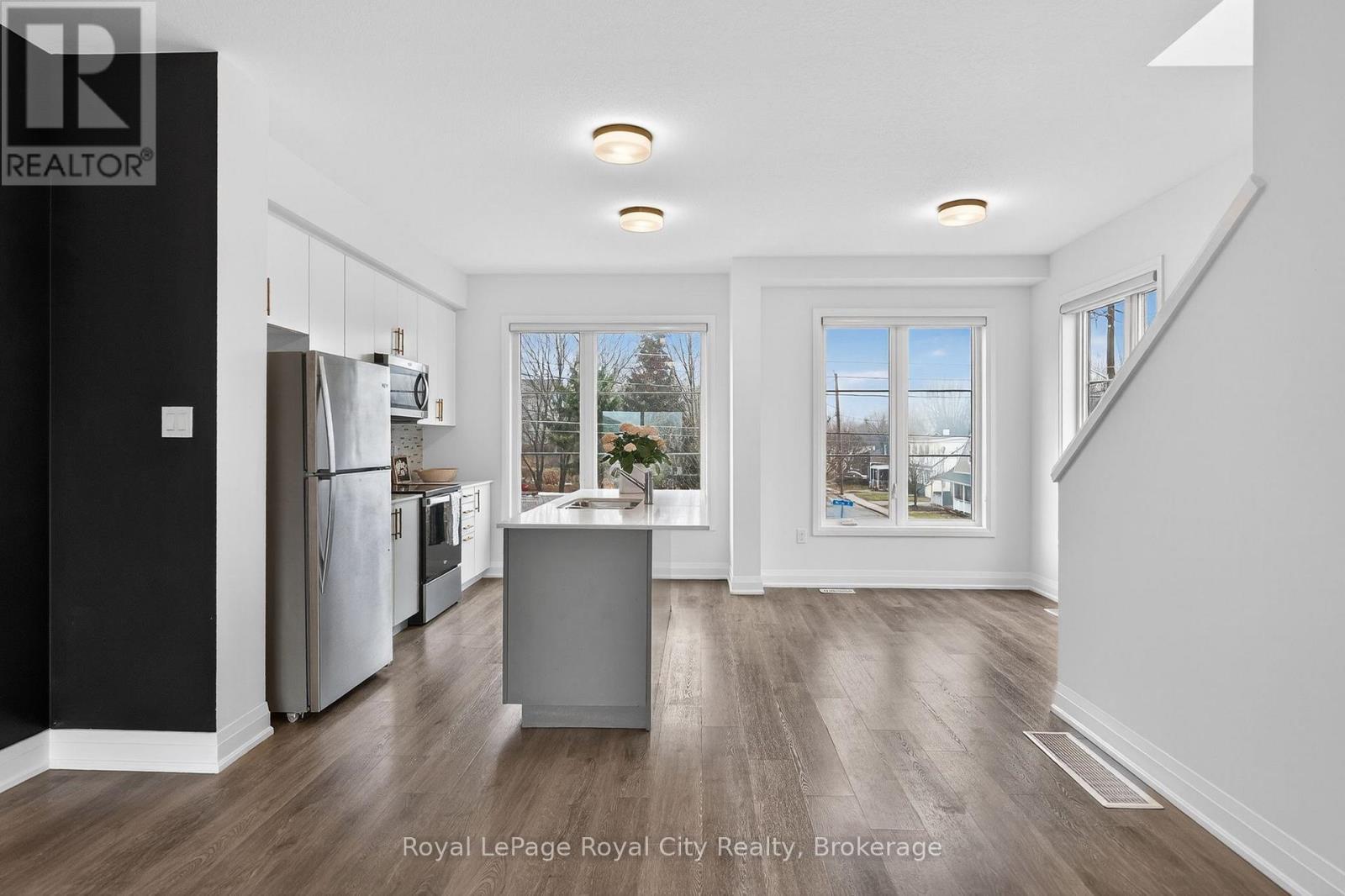 150 Huron Street, Guelph (St. Patrick'S Ward), ON - Indoor Photo Showing Other Room