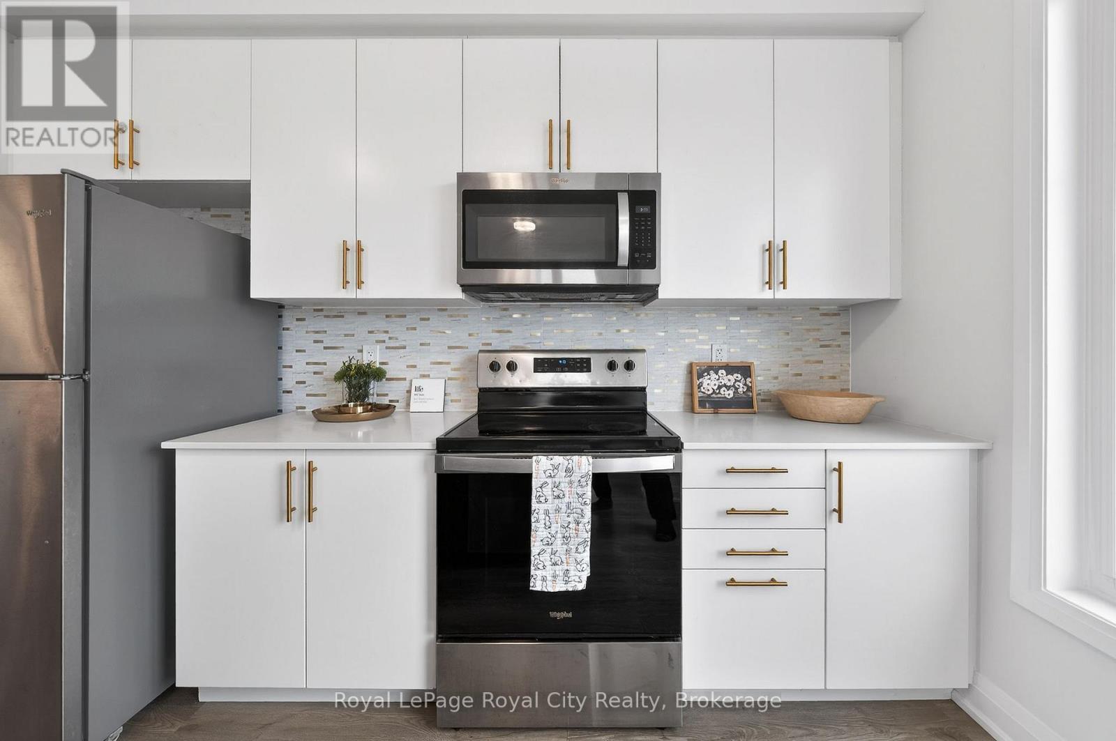 150 Huron Street, Guelph (St. Patrick'S Ward), ON - Indoor Photo Showing Kitchen With Upgraded Kitchen