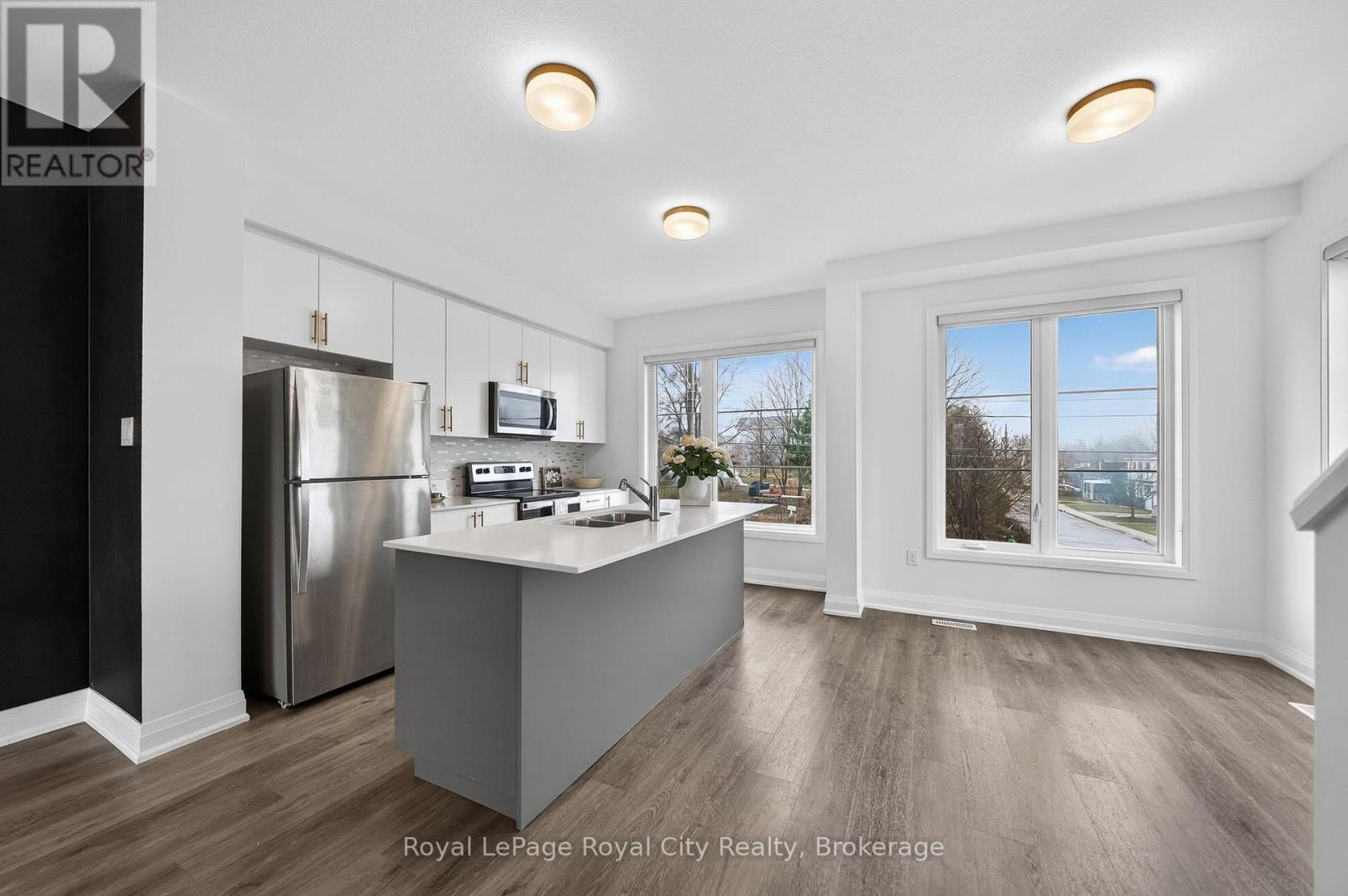150 Huron Street, Guelph (St. Patrick'S Ward), ON - Indoor Photo Showing Kitchen With Double Sink With Upgraded Kitchen